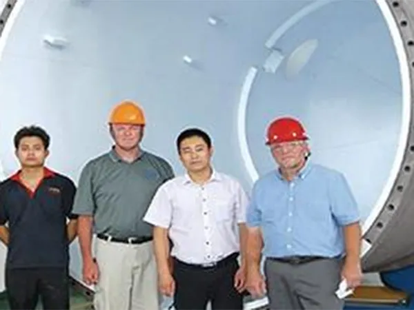 Khách hàng Hoa Kỳ tiến hành tra nghiệm thu lần cuối tháp phản ứng