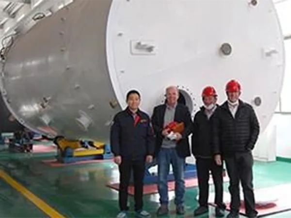 Nhà cung cấp axit photphoric điện tử của Anh đến thăm và đánh giá tại chỗ