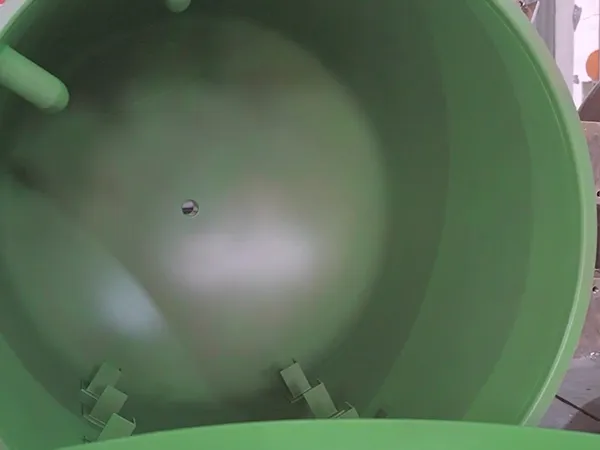 Máy trộn dạng ribbon tích hợp cơ chế nâng